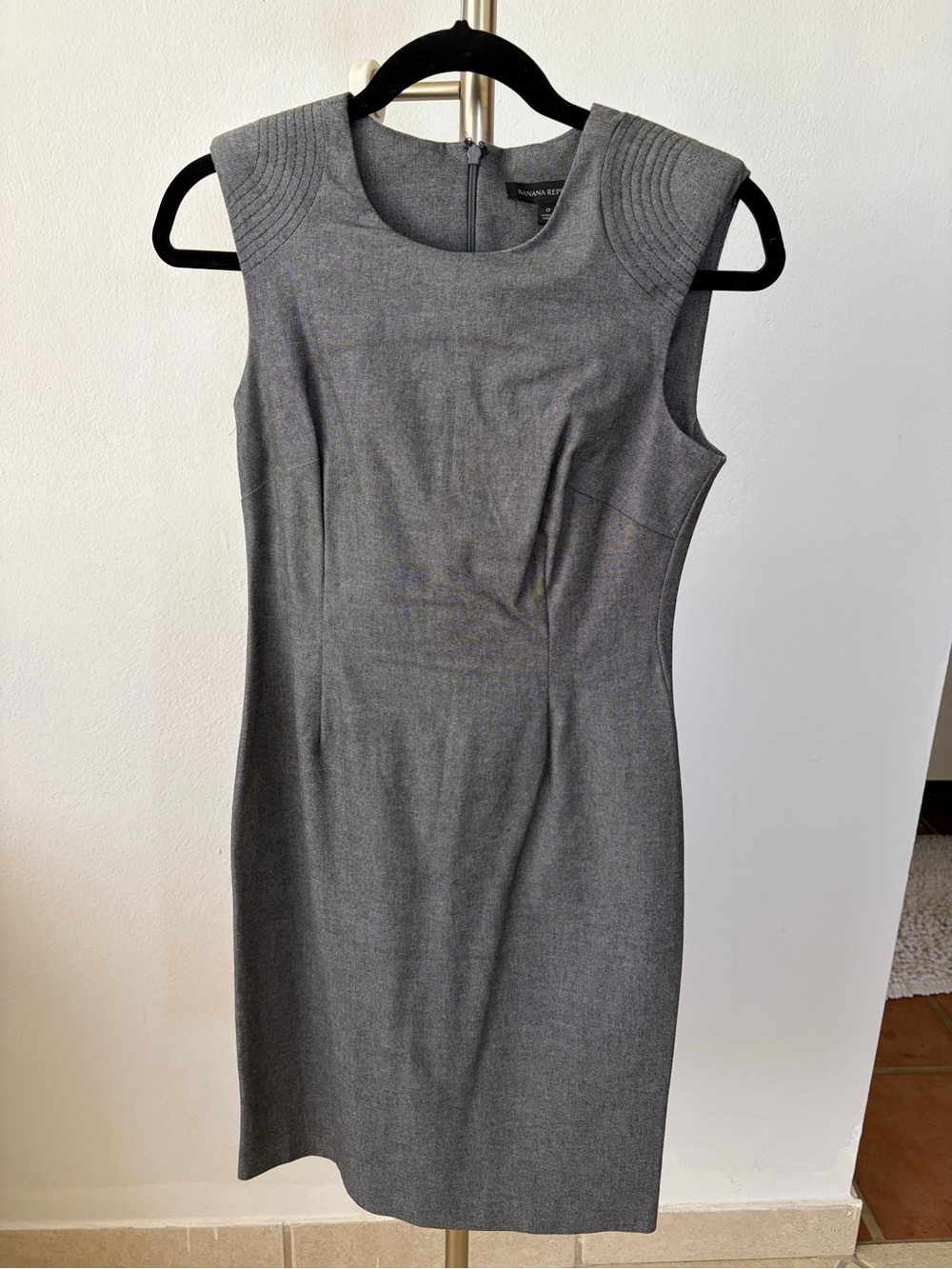 Banana Republic Gray Tailored Sheath Dress